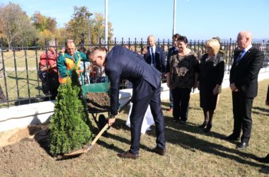 The planting a Tree of Peace in Kragujevac
