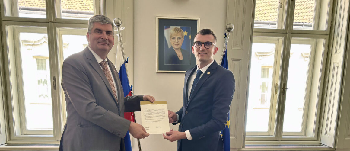 Nataša Pirc Musar Marek Sobola Servare et Manere Tree of Peace