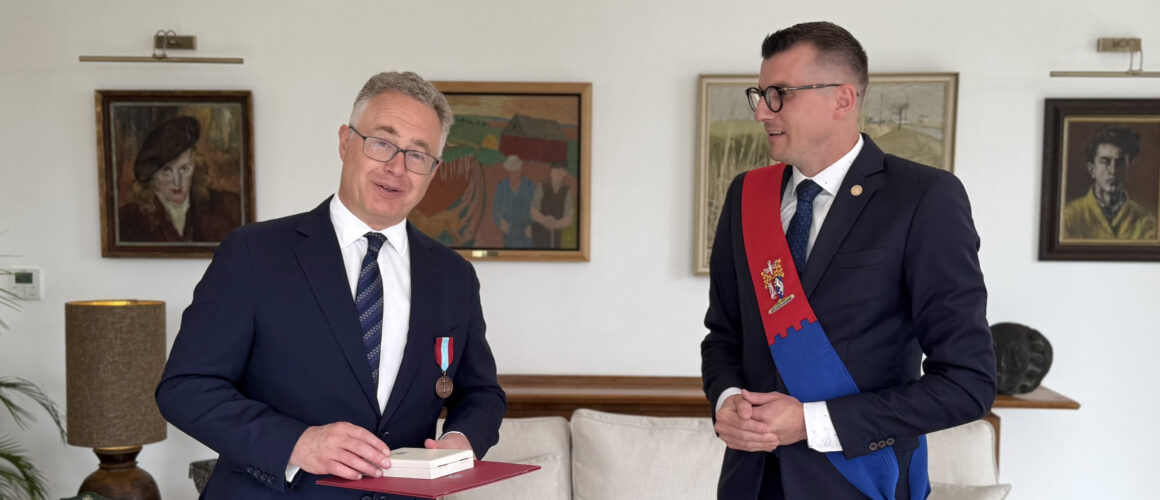 Nigel Baker British Embassy Marek Sobola Servare et Manere Tree of Peace