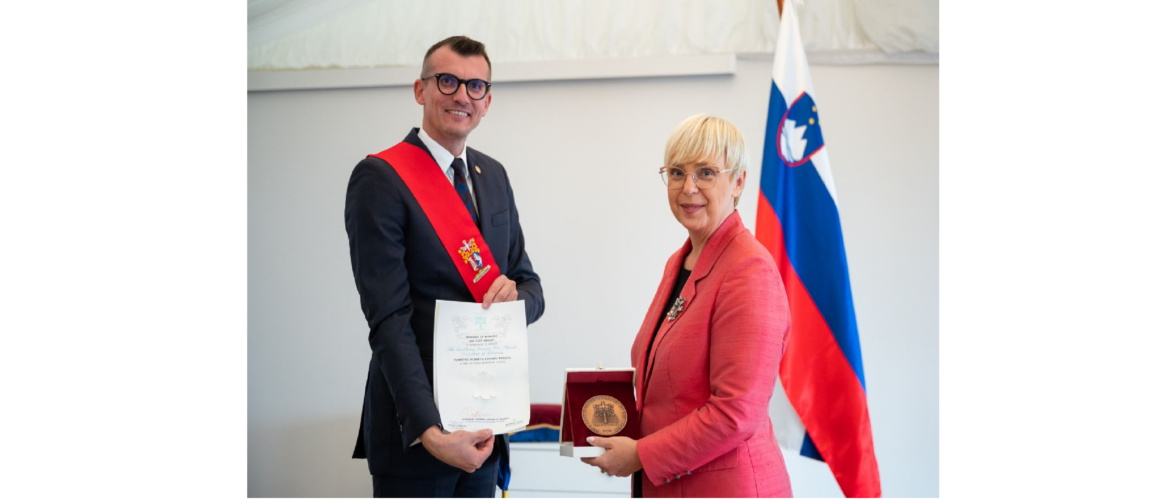 predsednica Republike Slovenije Nataša Pirc Musar Marek Sobola Servare et Manere Tree of Peace Memorial Plaque Pamätná plaketa Stromu pokoja