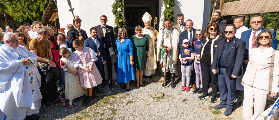 Apostolic Nuncio Nicola Girasoli Marek Sobola Servare et Manere Vychylovka Muzeum kysuckej dediny