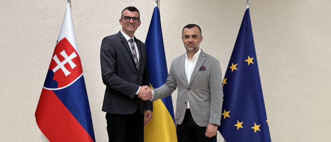 Myroslav Kastran Marek Sobola Servare et Manere Tree of Peace Ukraine